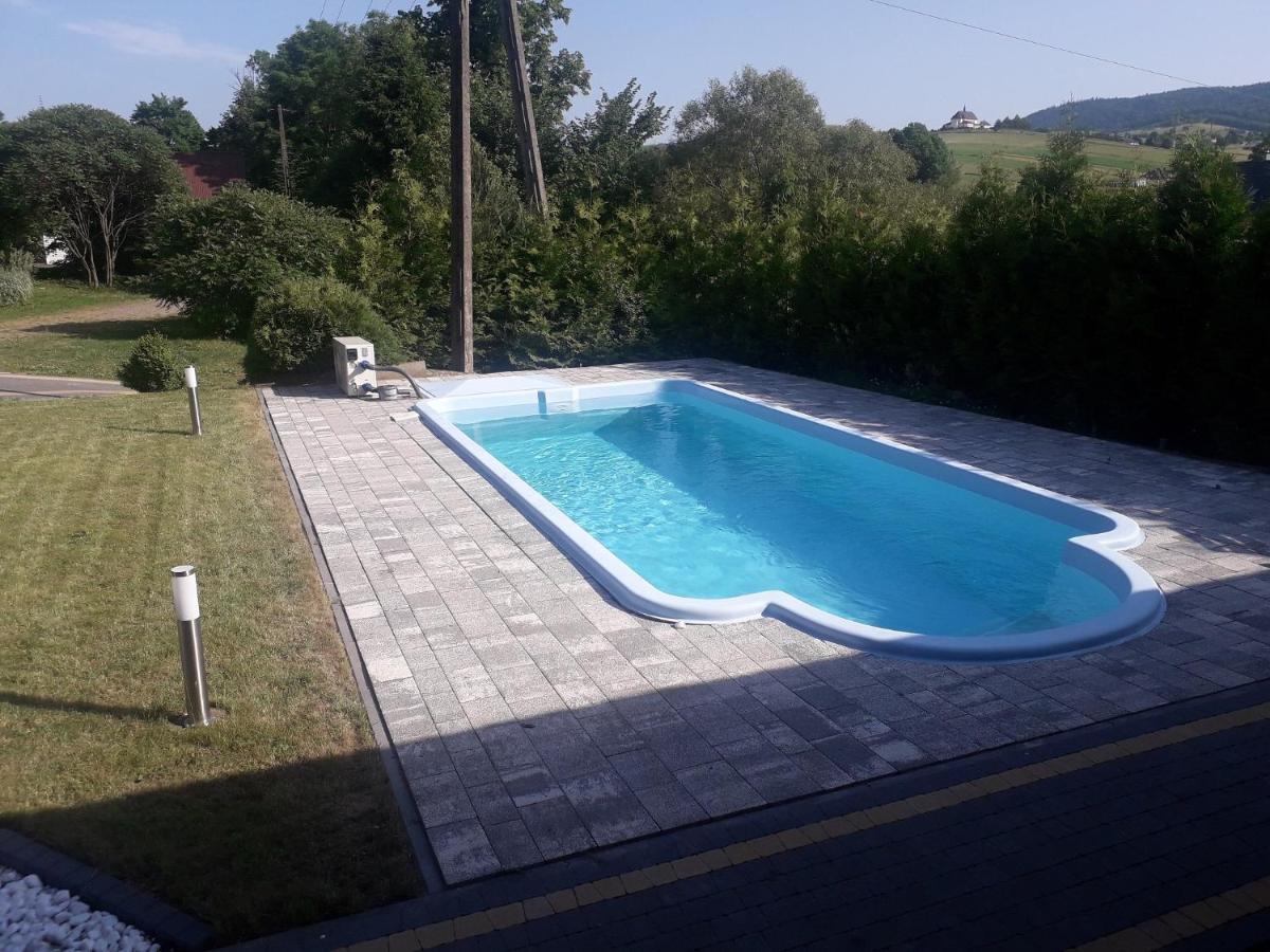 Jaskowa Chata Bieszczady Apartament Z Basenem Baligród エクステリア 写真