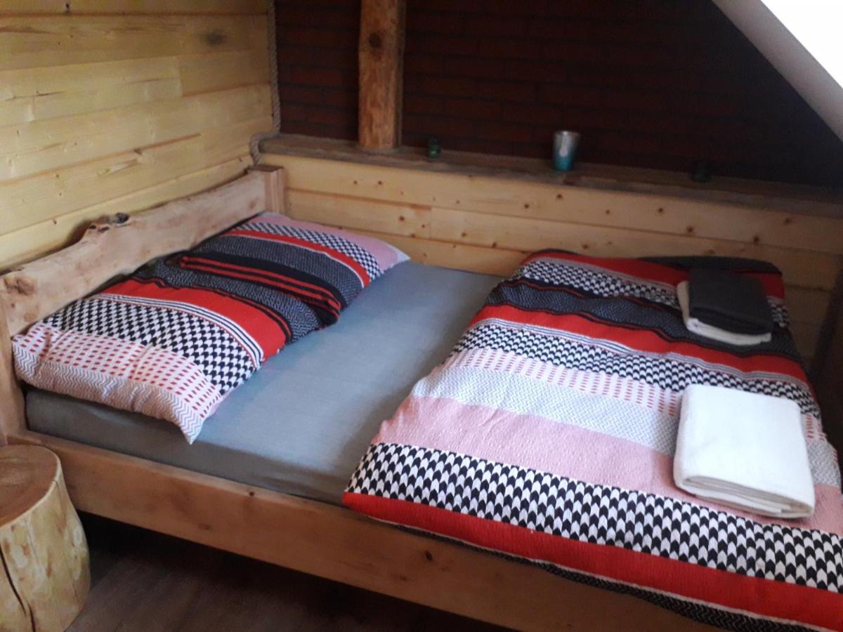 Jaskowa Chata Bieszczady Apartament Z Basenem Baligród エクステリア 写真