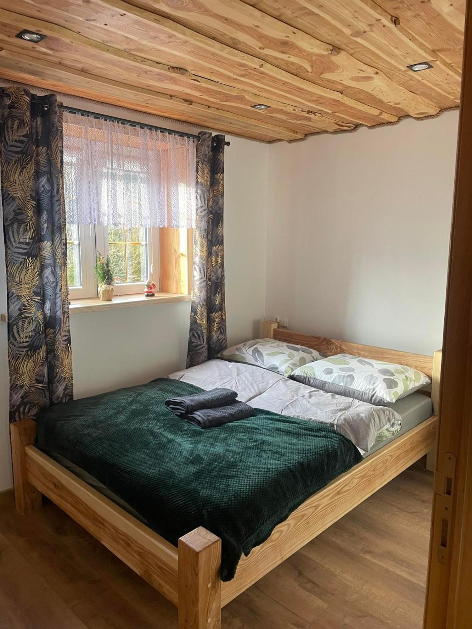 Jaskowa Chata Bieszczady Apartament Z Basenem Baligród エクステリア 写真