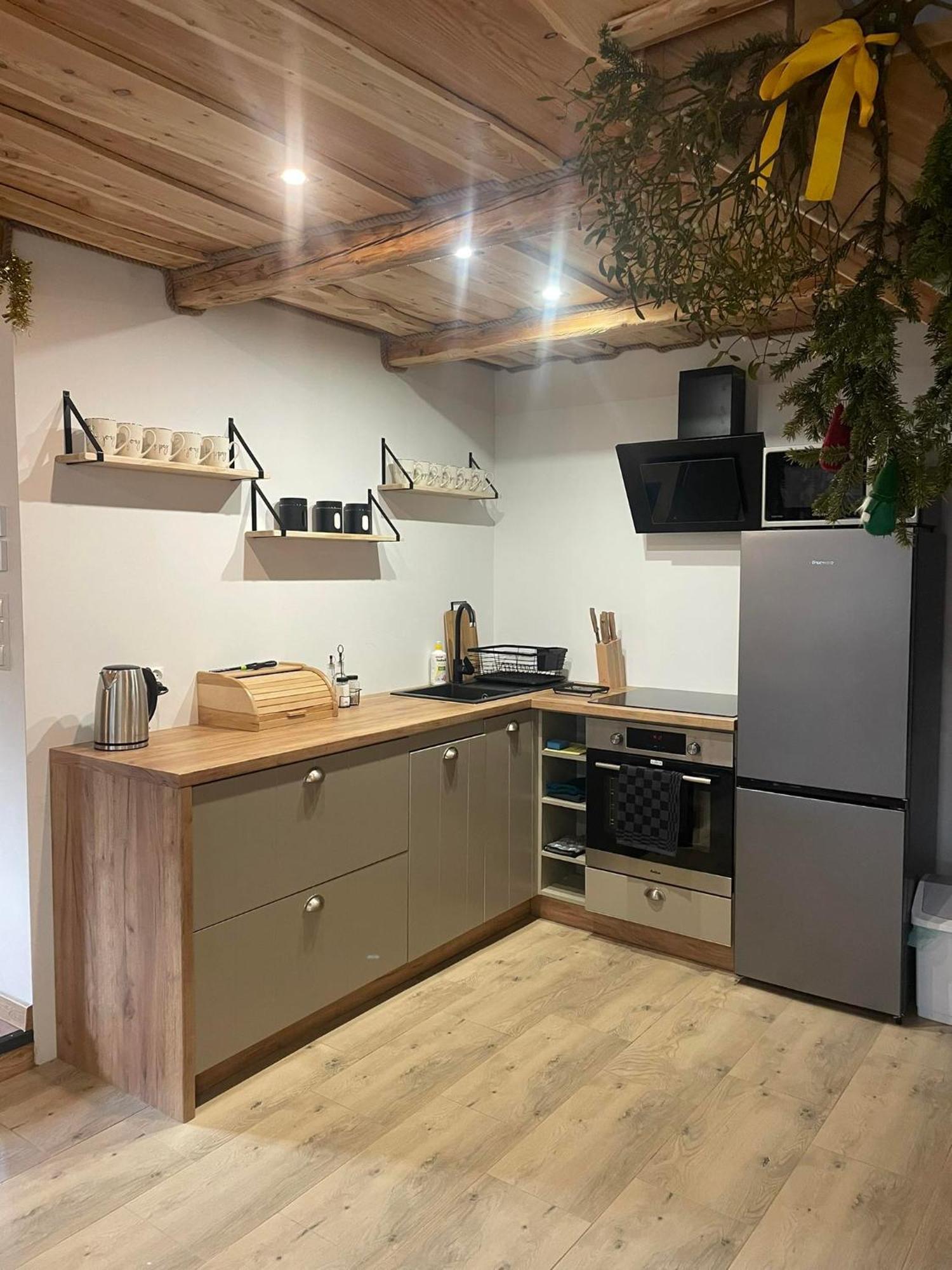 Jaskowa Chata Bieszczady Apartament Z Basenem Baligród エクステリア 写真